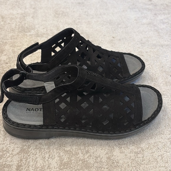 New women’s NAOT Amadora sandal - Picture 2 of 4